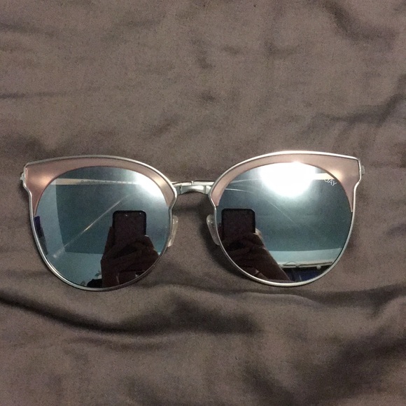 Quay mia bella sunglasses - Picture 1 of 1